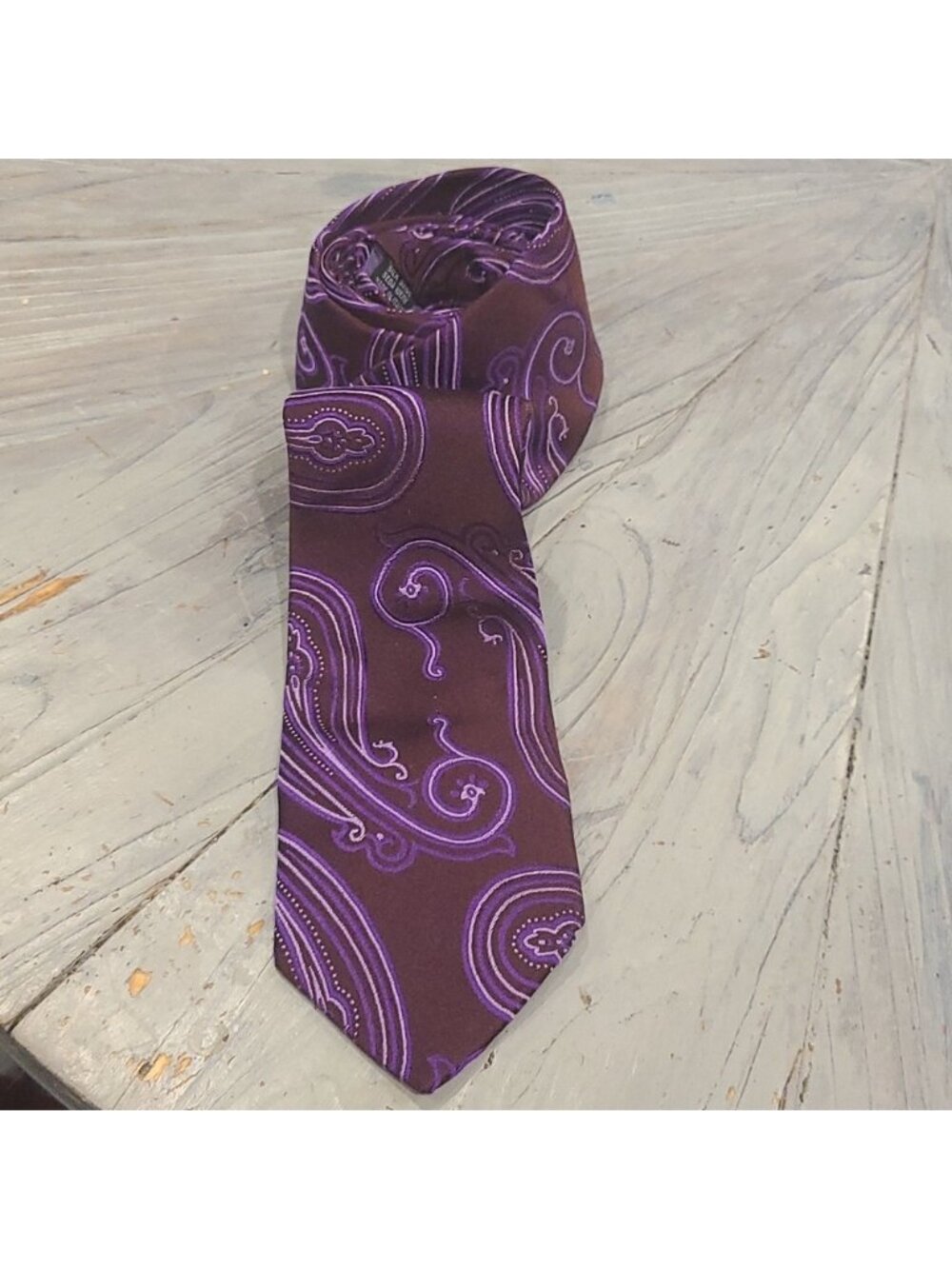 Hugo Boss purple paisley silk tie